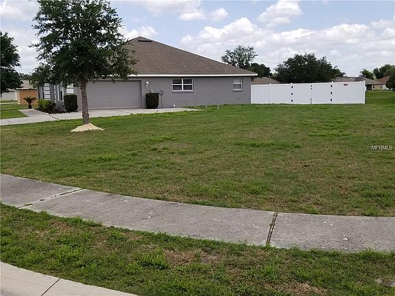 3rd image of 6727 Ashbury Dr