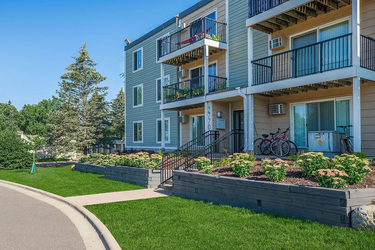 Building Photo - Cedar Ridge