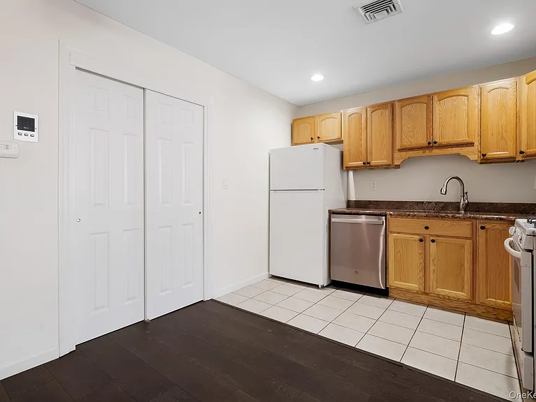3 Charles Ln #2B — Photo 13
