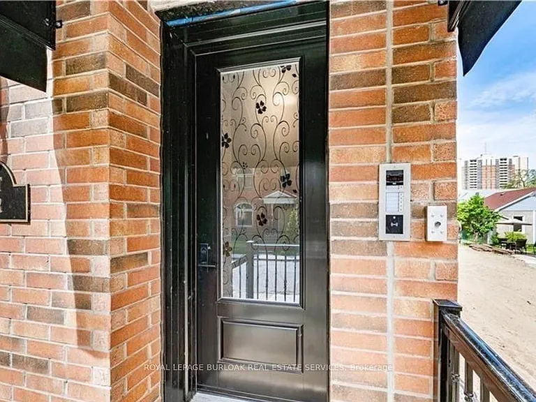 36 Grant Ave #1A — Photo 2