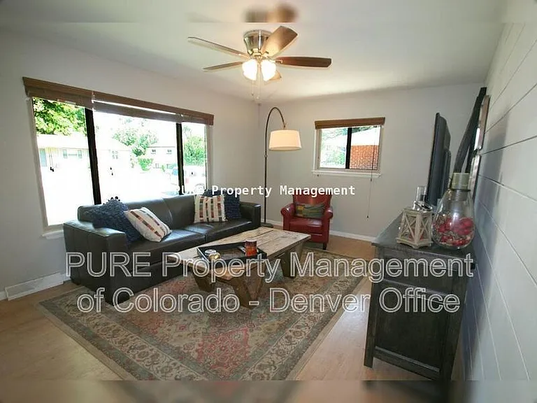 2255 S Clermont St — Photo 2