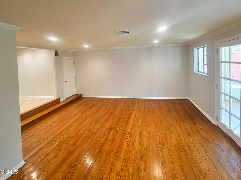 2919 Doolittle Ave — Photo 7