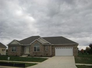 2453 W Belvedere Dr, Valparaiso, IN 46385