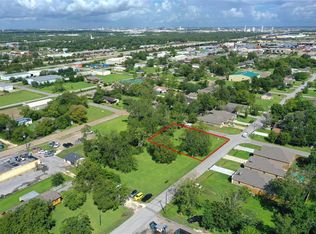 129 Dr Martin Luther King Jr Dr, La Porte, TX 77571