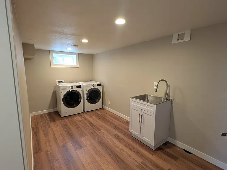 2907 W Princeton Ave — Photo 18