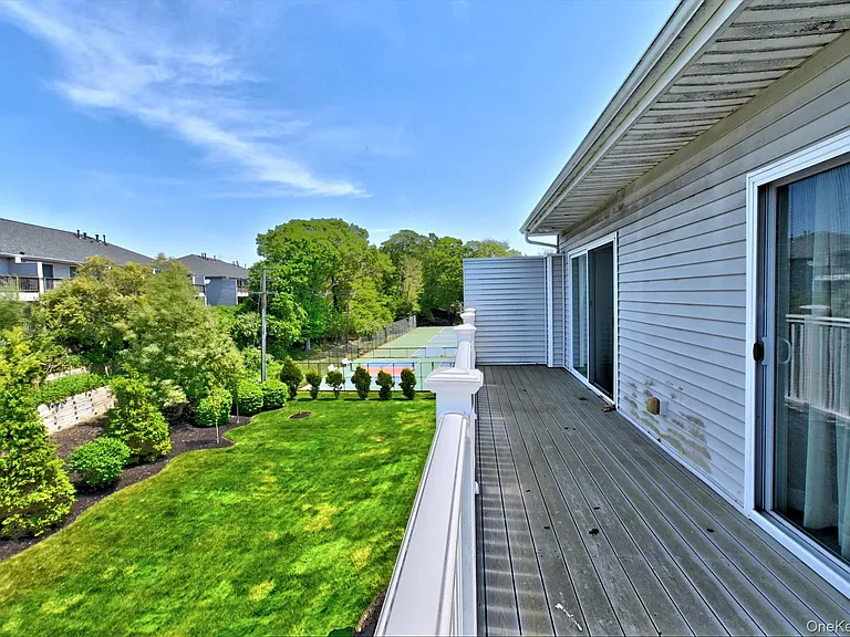 44 Fox Hill Dr — Photo 31
