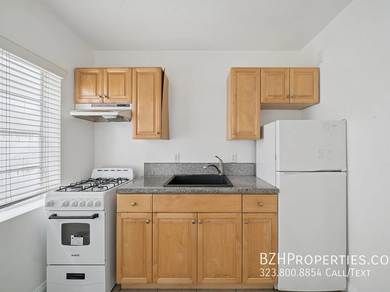 Bright Studio in Prime Hollywood Area — Photo 3