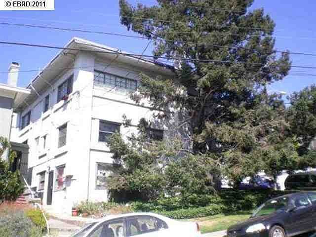 2nd image of 725 Warfield Ave