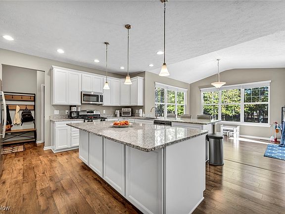 2nd image of 12647 Edgepark Cir
