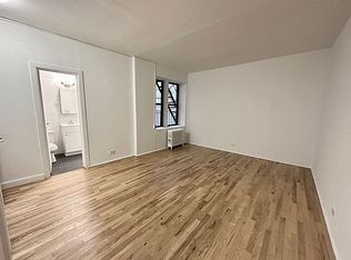 300 W 12th St #1A, New York, NY 10014
