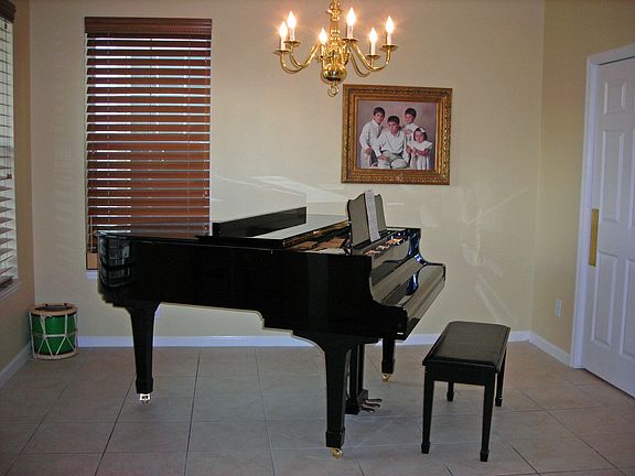 3rd image of 1107 Lutyens Ln