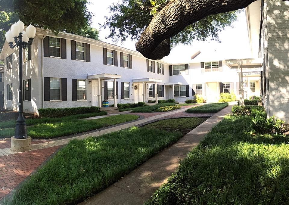 1st image of 4718 Bradford Dr #4718