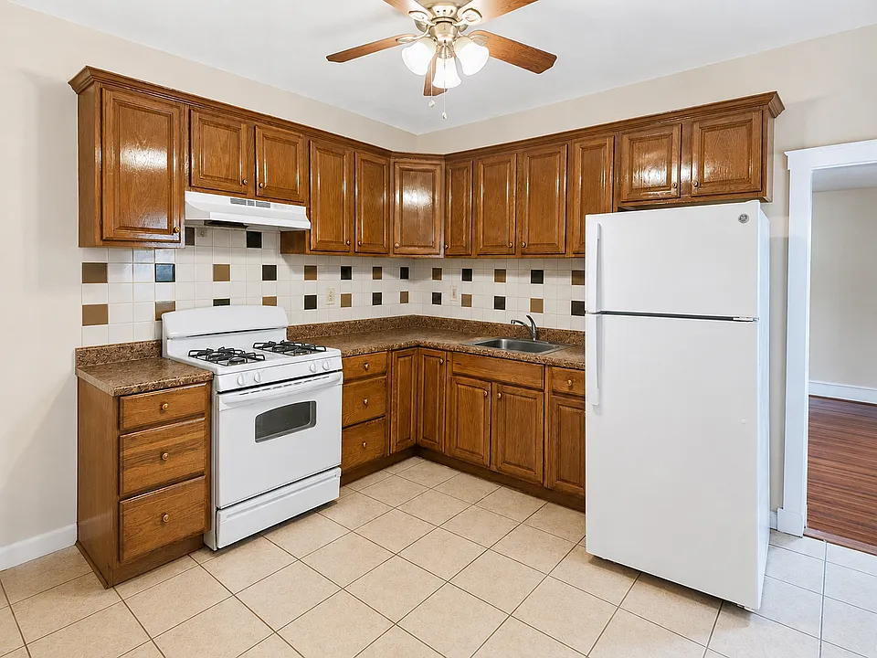 17 Oakland Ave #1