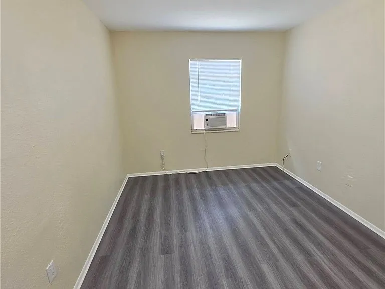 821 Grand Ave — Photo 16