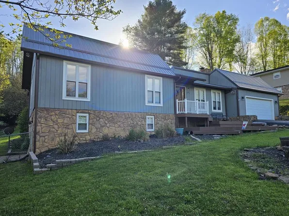 1342 Cresswood Dr, Richlands, VA 24641