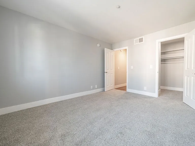 Bentley Place — Photo 11