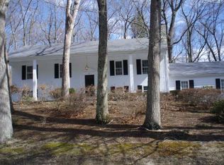 27 Ledgemont Dr, Warwick, RI 02886