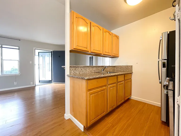 1643 Prince St — Photo 7