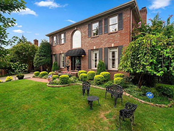 2nd image of 3442 Chestnut Hill Ln