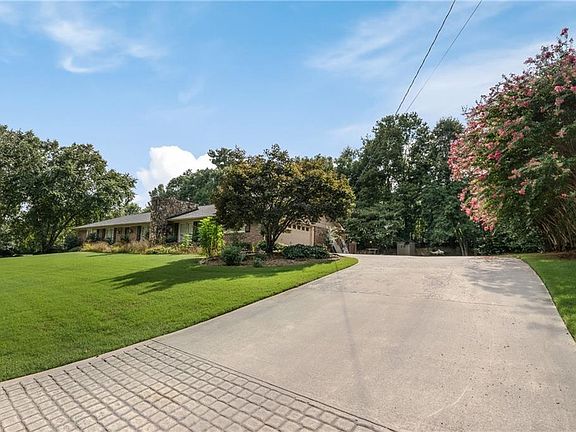 5th image of 423 Lynne Cir Lot 10-11
