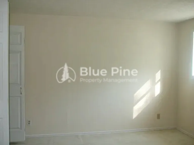 635 S 5 W — Photo 6