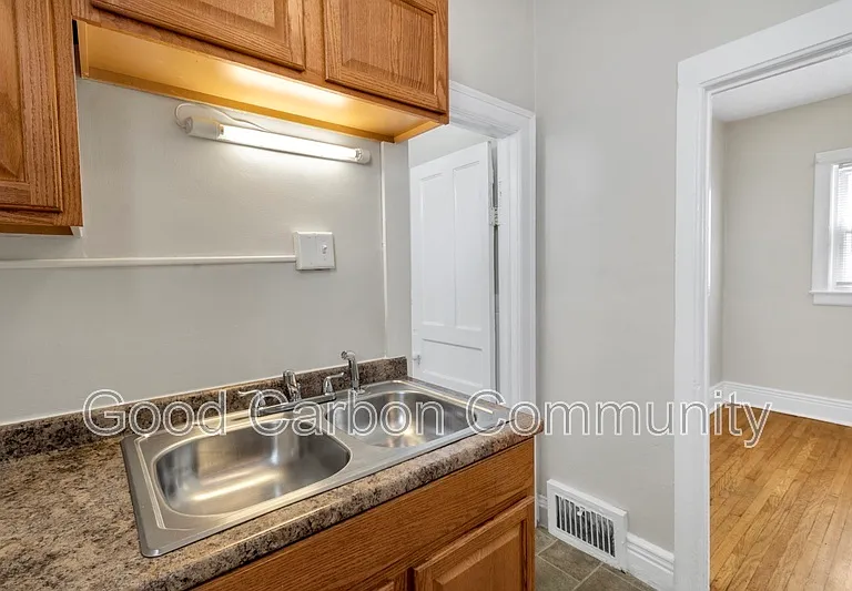 292 Richmond Lower Rear #LOWER-REAR — Photo 13