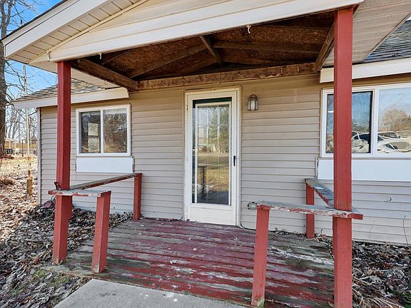 3rd image of 9558 Belding Rd NE