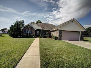 106 Village Ct, Natchitoches, LA 71457