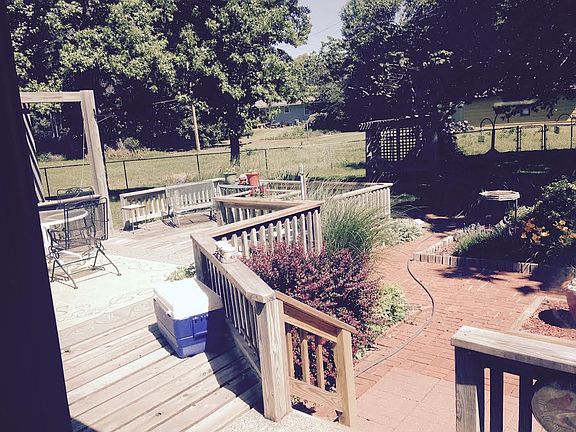 Beautiful back-yard deck