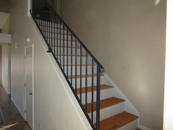 3rd image of 2925 W Autumn Breeze Dr