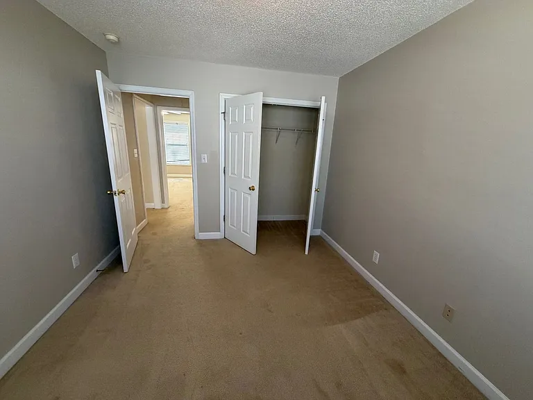 694 Huntingdon St — Photo 17
