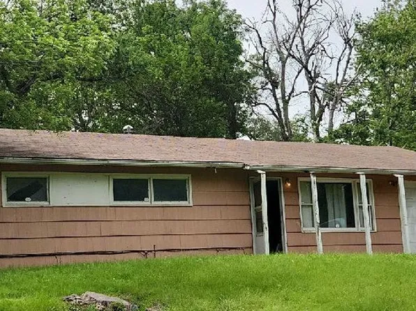 3015 SE Iowa Ave, Topeka, KS 66605
