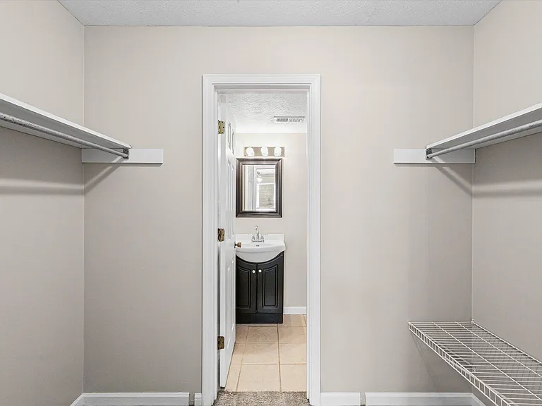 123 S Regency Dr — Photo 7