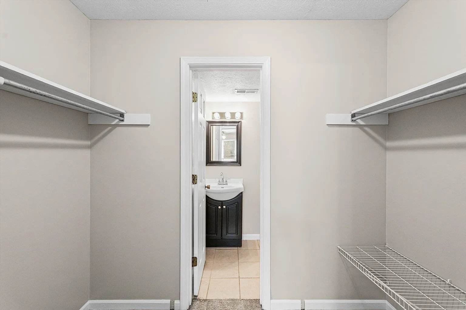 123 S Regency Dr APT 106 photo 1