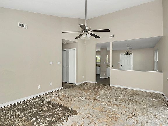 5th image of 1720 Blandford Dr