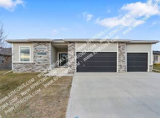 16893 Madison Cir, Clive, IA 50325