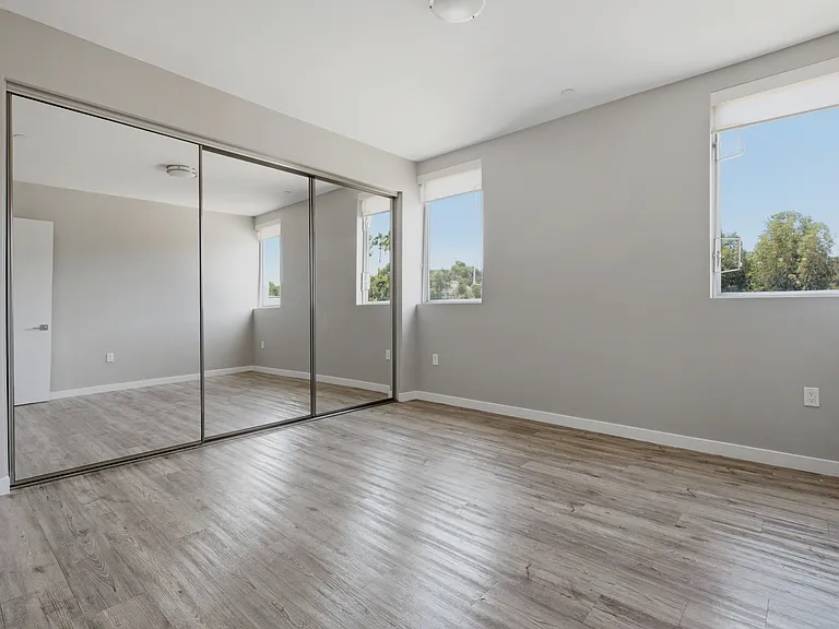 16300 Ventura Blvd #403 — Photo 15