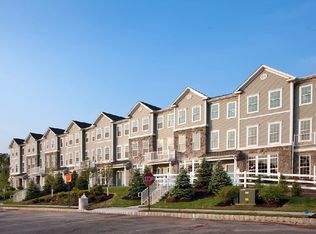 4 Wisteria Ln, Garfield, NJ 07026