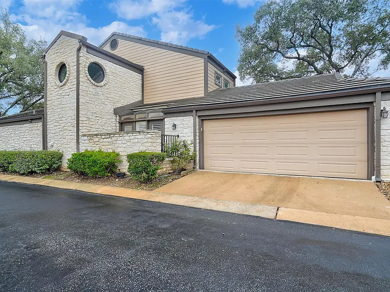 101 W Eagle Dr #101 — Photo 35