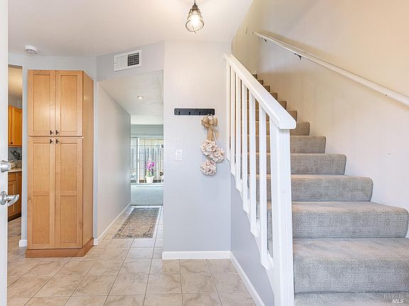 3rd image of 1452 Townview Avenue