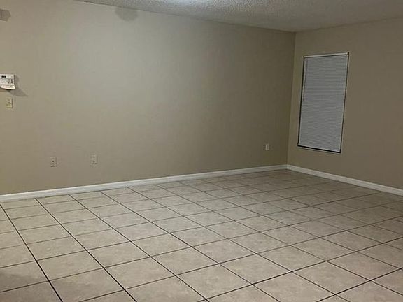 5th image of 605 Estrada Ln