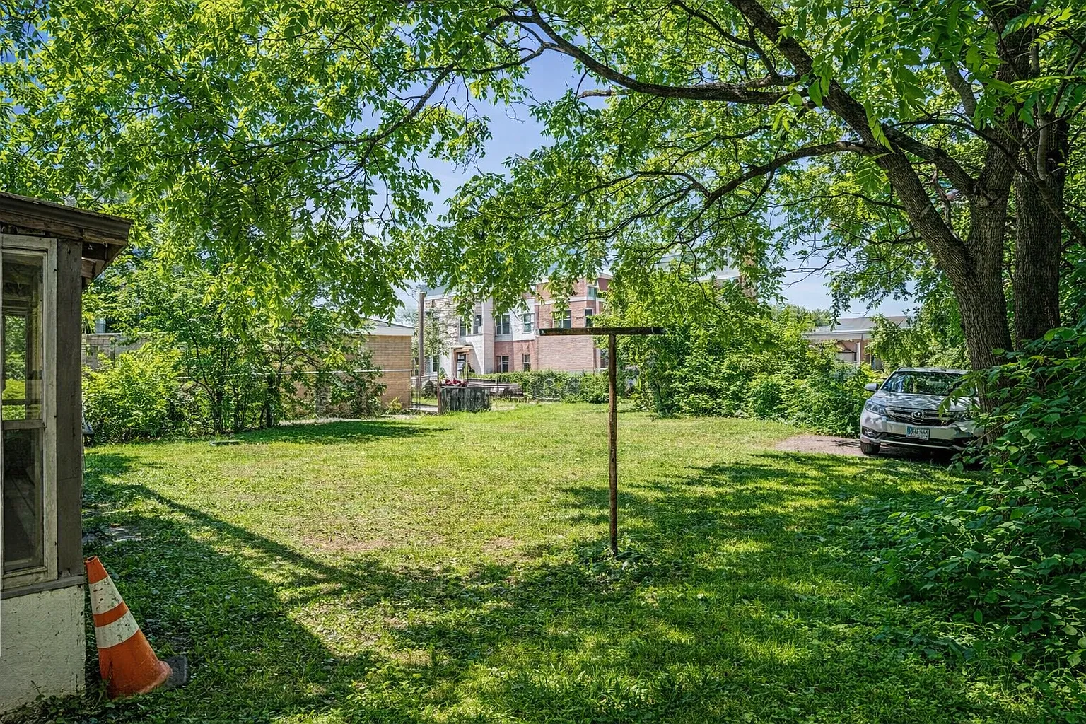 6 bed, $3,650 — Photo 2