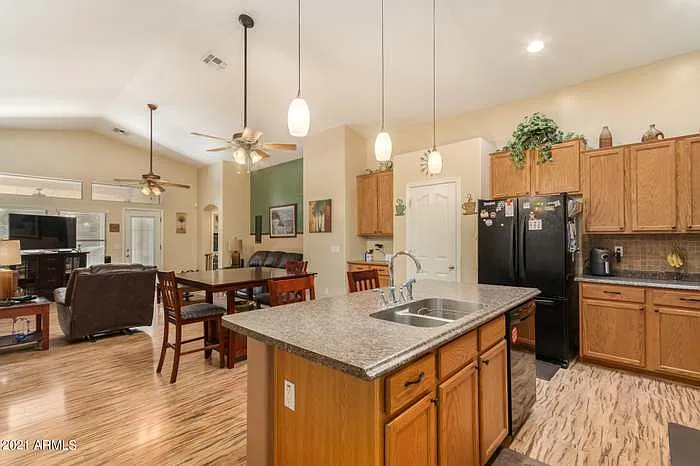 2638 S 85th Dr — Photo 17