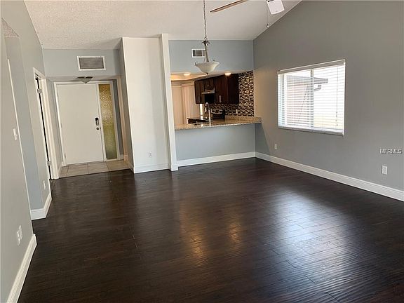 4th image of 677 Sausalito Blvd