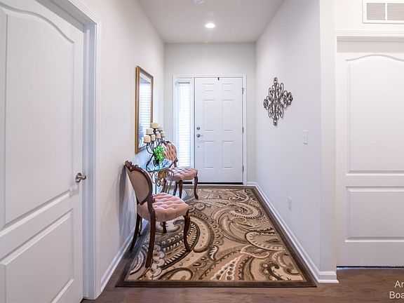 5th image of 558 Ivyland St