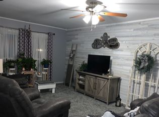 1010 Tacoma St, Carpentersville, IL 60110