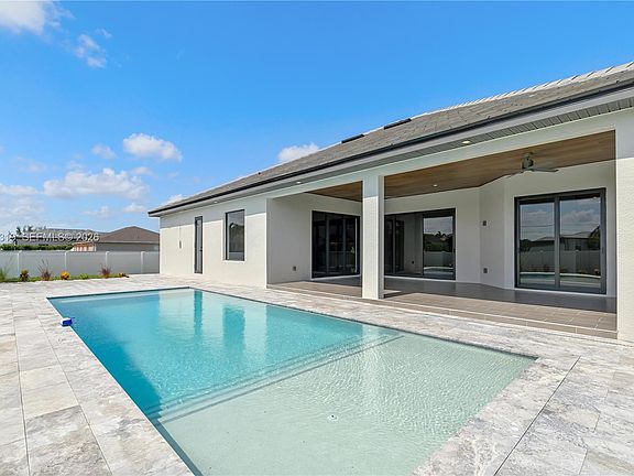 3rd image of 109 NW 35th Pl