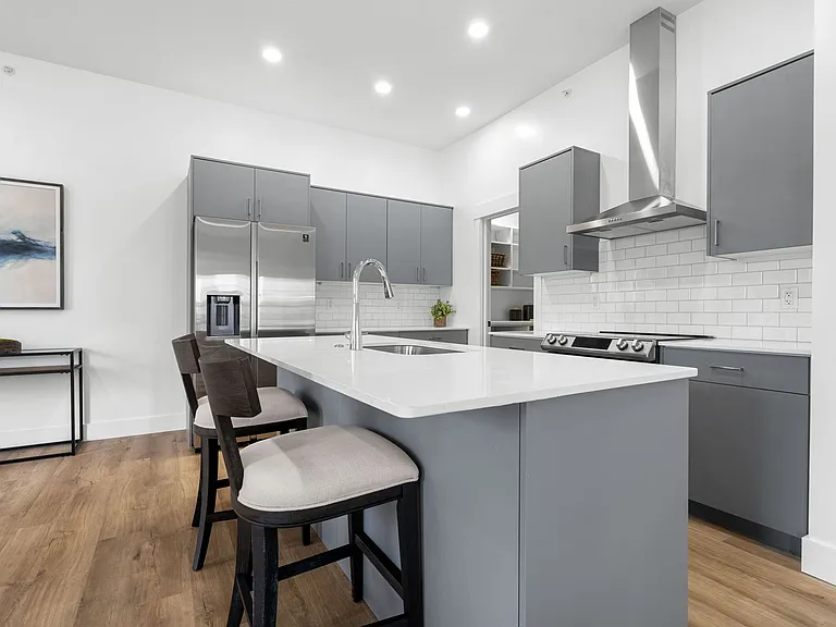 NorthWest TownHomes — Photo 8