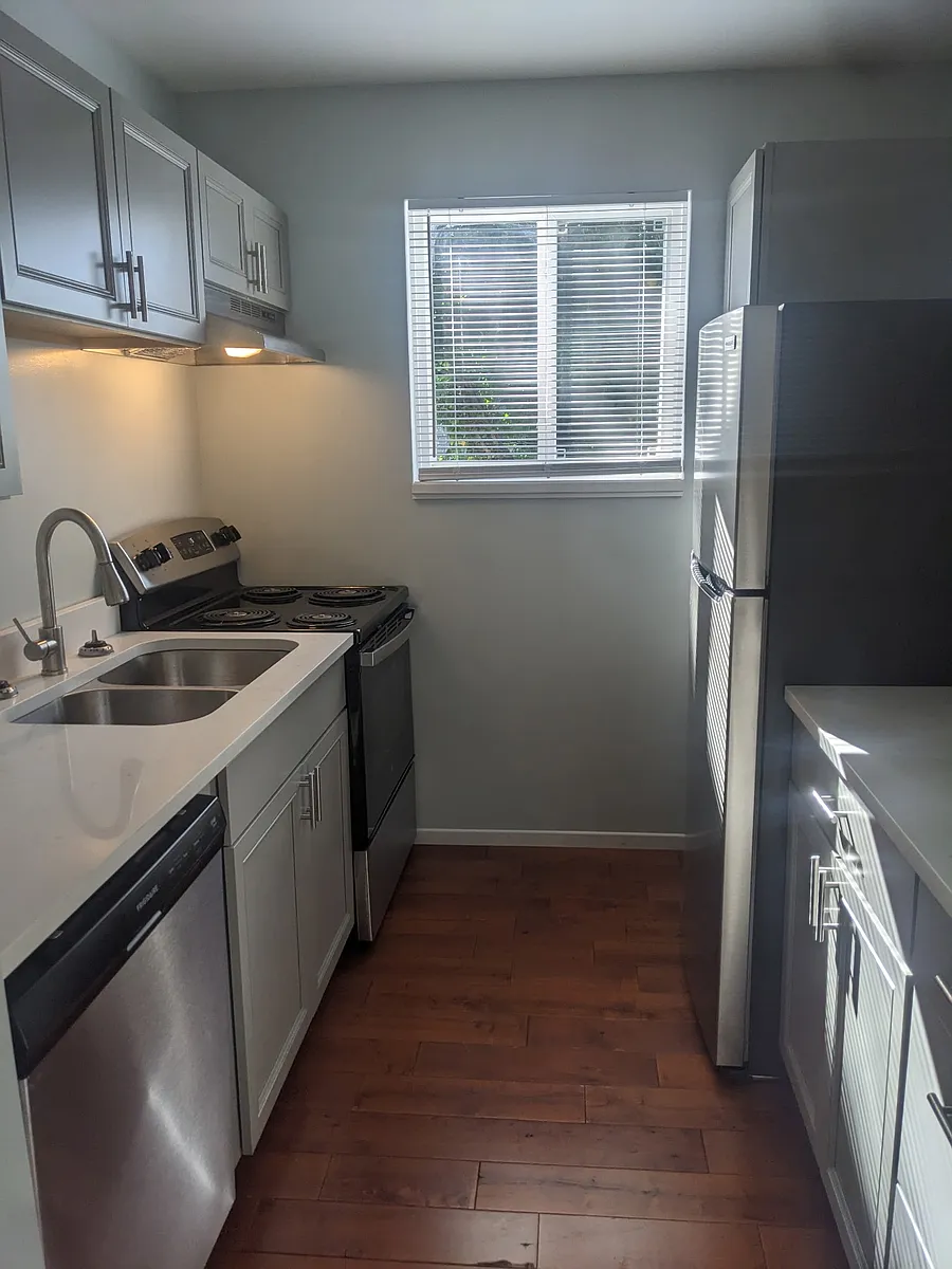Building Photo - 247 Arlington St #303