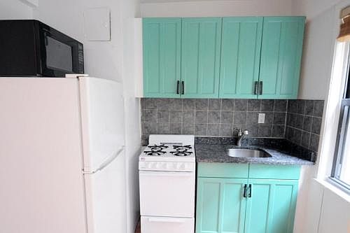 4th image of 47-61 E 9th St